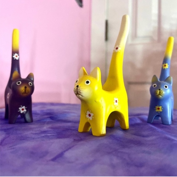 Handmade Cat Trio ๐ฑ Ring Display Colorful Floral Jewelry Accessory Stand - Picture 1 of 7